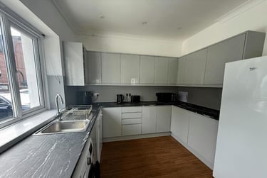 7 bed house, Addison Road, North Hill, Plymouth, PL48LL - Image 2